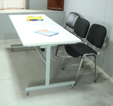 розкладний стіл